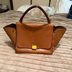 Elegant Brown Leather Handbag